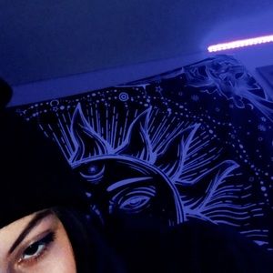 Meet your Posher, Genevieve